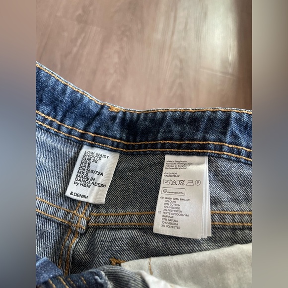 H&M Blue Denim Shorts with Cuffed Hem - Picture 4 of 8